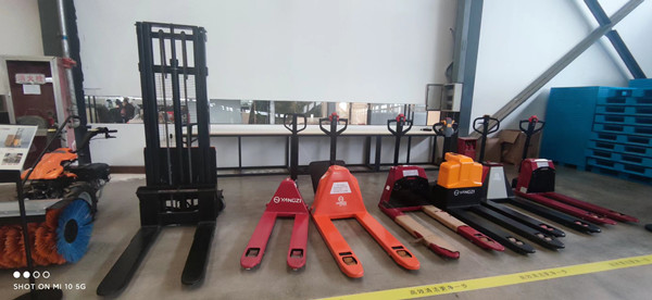 你了解電動叉車的優勢嗎? 你了解電動叉車的優勢嗎?