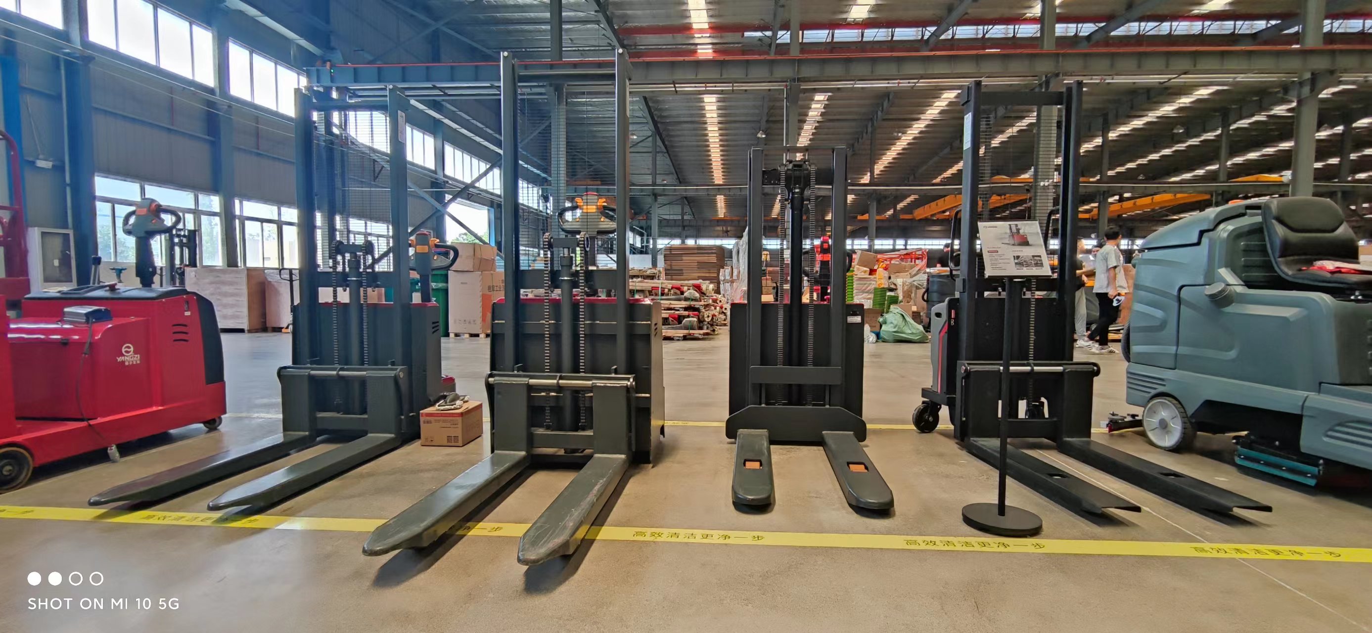 揚(yáng)子電動堆高車 揚(yáng)子電動堆高車